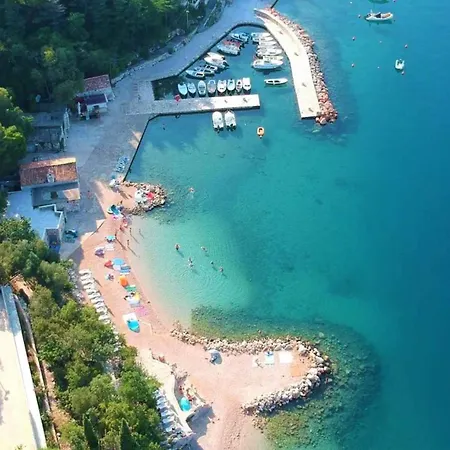 33 Апартаменты