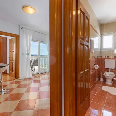 33 Apartmán *