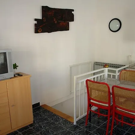 Apartmán 33 *